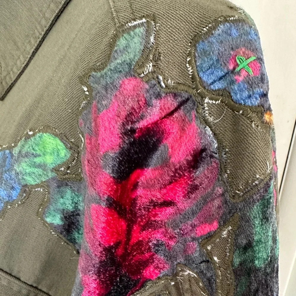 Free People We The Free Velvet Rose Embroidered Utility Jacket Shacket NWT L - Picture 7 of 12